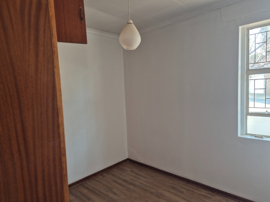 To Let 3 Bedroom Property for Rent in Kannoniers Park North West